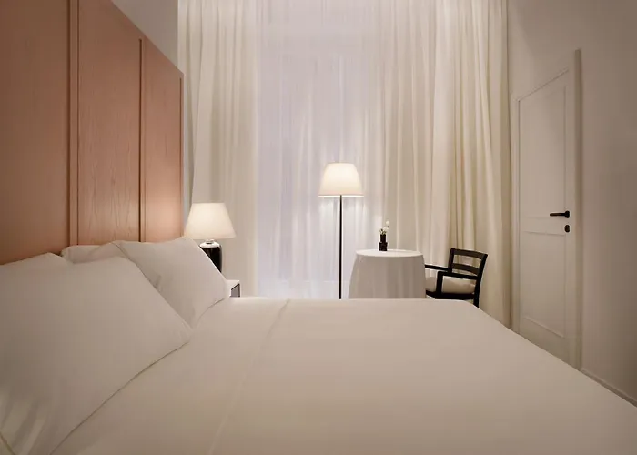 Frühstückspension Parisii Bocca Di Leone 88-piazza Di Spagna 4*